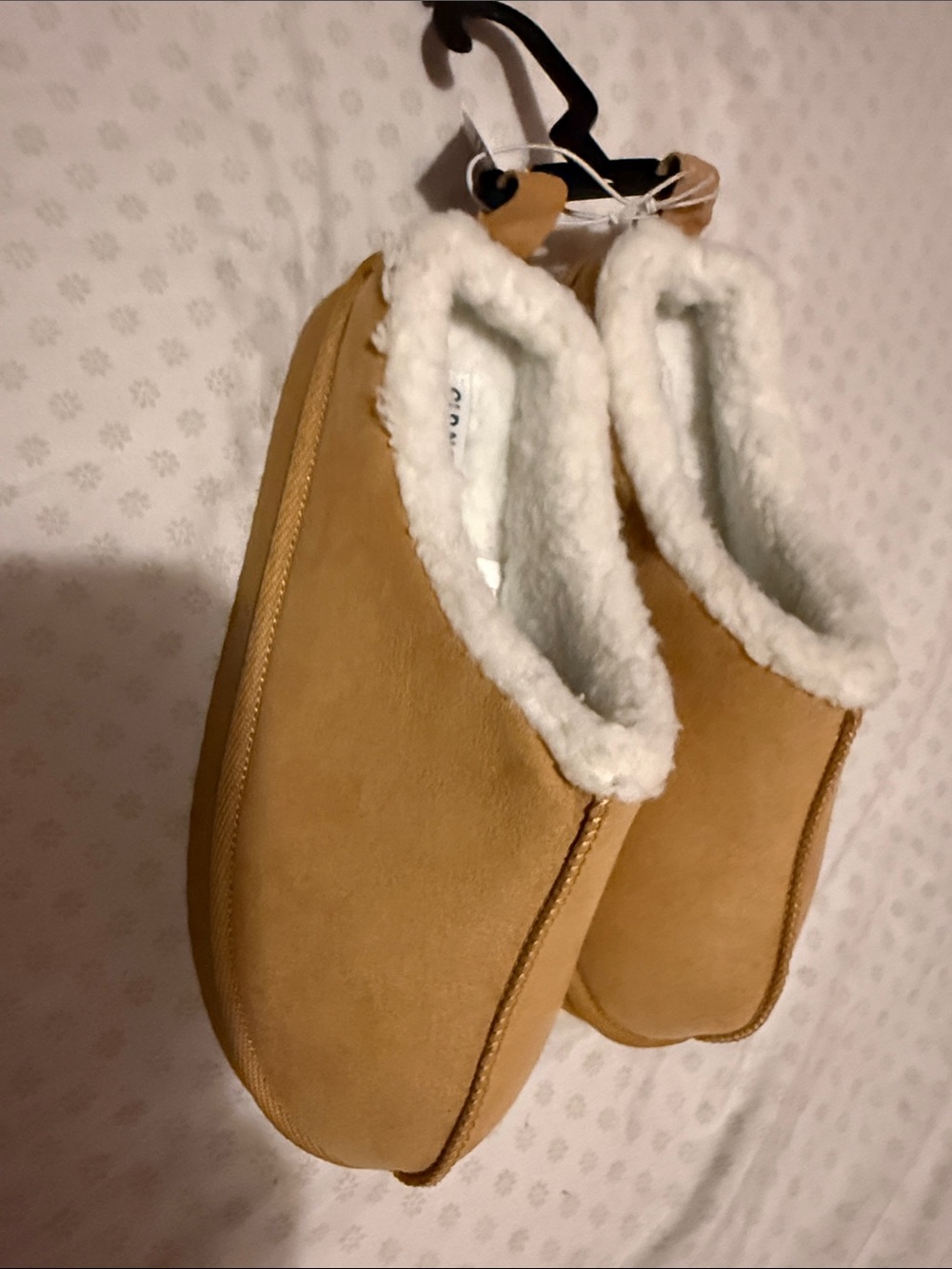 Old Navy Tan Faux-Shearling Lined Women's Slip-On Slippers